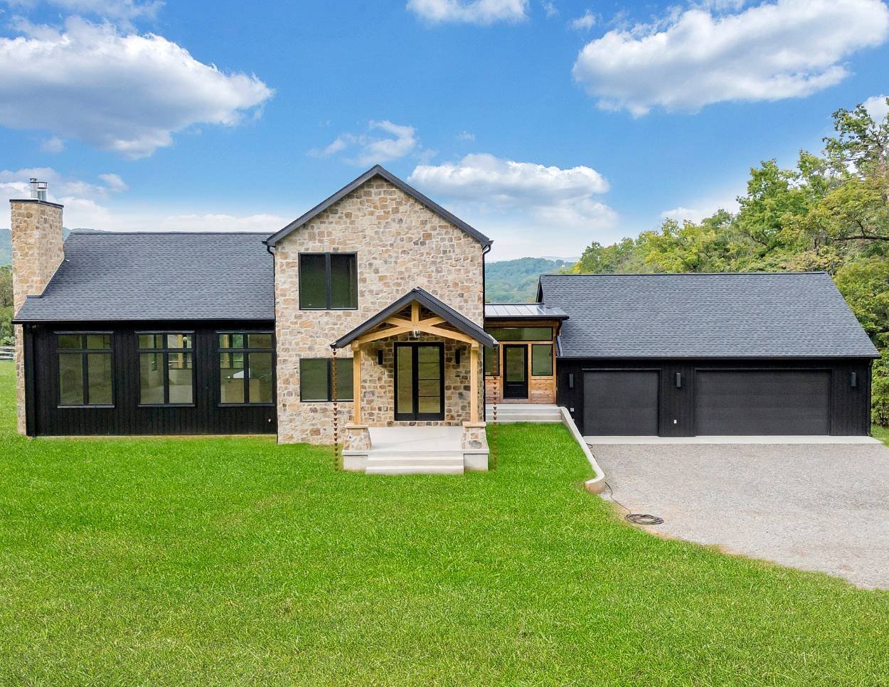 grace-alon-custom-home-exterior-roanoke-black-stone